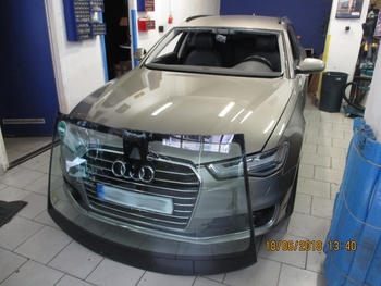 Čelní sklo Audi a6