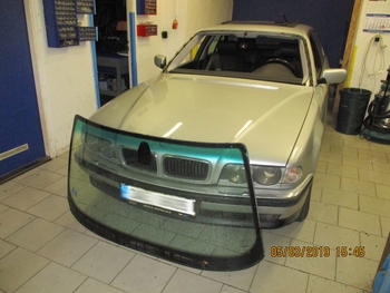 Čelní sklo BMW e38