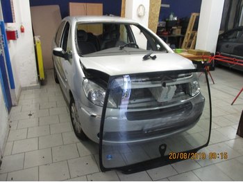 Čelní sklo Citroen Xsara