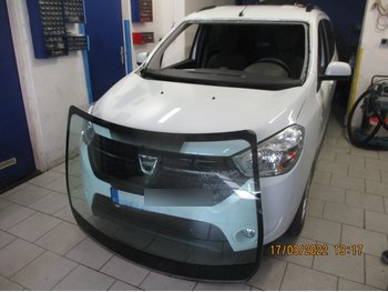 Čelní sklo Dacia Lodgy
