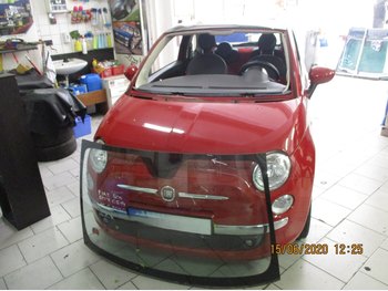 Čelní sklo Fiat 500