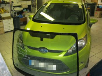 Čelní sklo Ford Fiesta