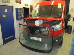 Čelní sklo Ford Transit 9