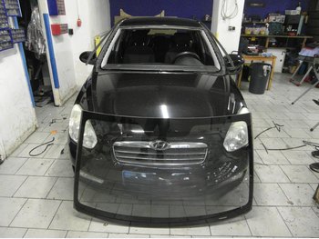 Čelní sklo Hyundai Accent