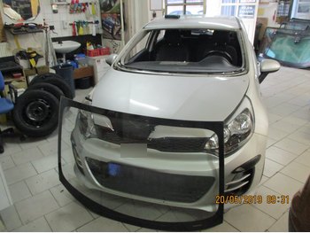 Čelní sklo Kia Rio