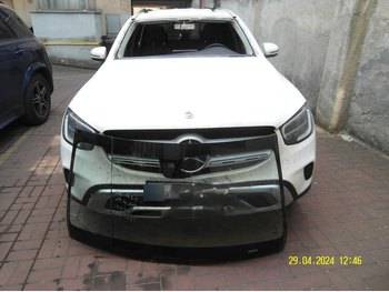 Čelní sklo Mercedes GLC