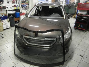 Čelní sklo Peugeot 208 / 2008