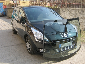 Čelní sklo Peugeot 5008