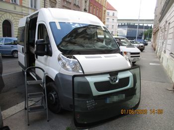 Čelní sklo Peugeot Boxer