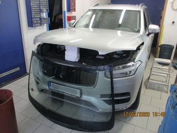 Čelní sklo Volvo xc90